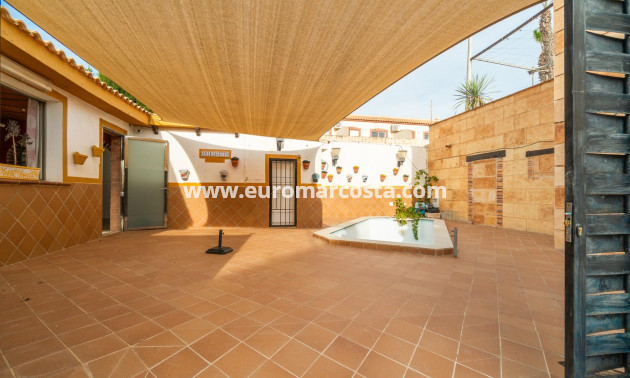 Sale - Villa - Torrevieja - TORREVIEJA