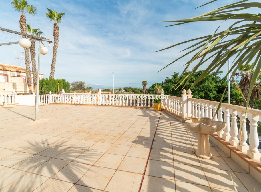 Sale - Villa - Torrevieja - TORREVIEJA