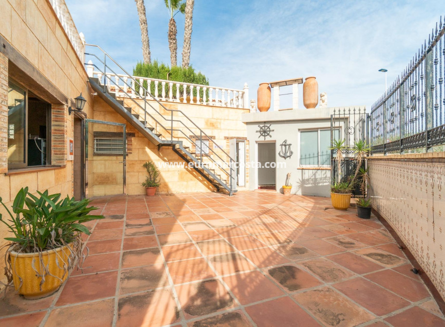 Sale - Villa - Torrevieja - TORREVIEJA