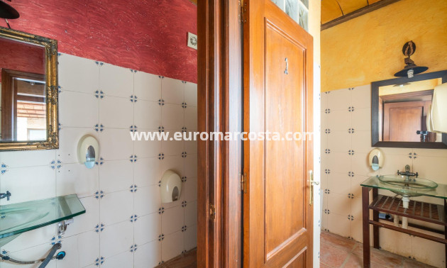 Sale - Villa - Torrevieja - TORREVIEJA