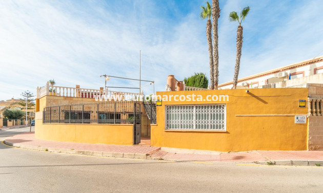 Sale - Villa - Torrevieja - TORREVIEJA