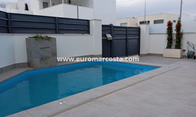 Objekte zum Wiederverkauf - Villa freitstehend - Daya Vieja