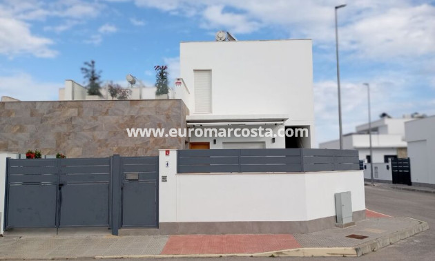 Objekte zum Wiederverkauf - Villa freitstehend - Daya Vieja