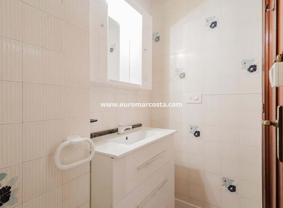 Objekte zum Wiederverkauf - Wohnung - Torrevieja - TORREVIEJA