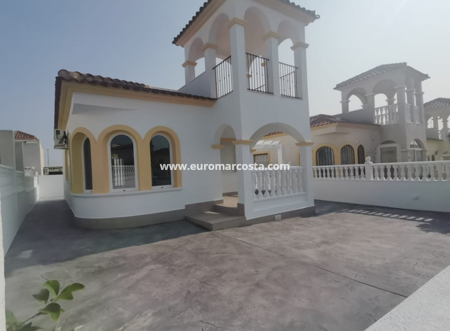 Venta - Villa Detached - Algorfa