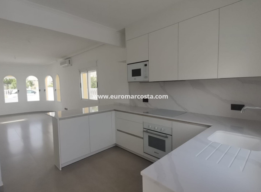 Venta - Villa Detached - Algorfa