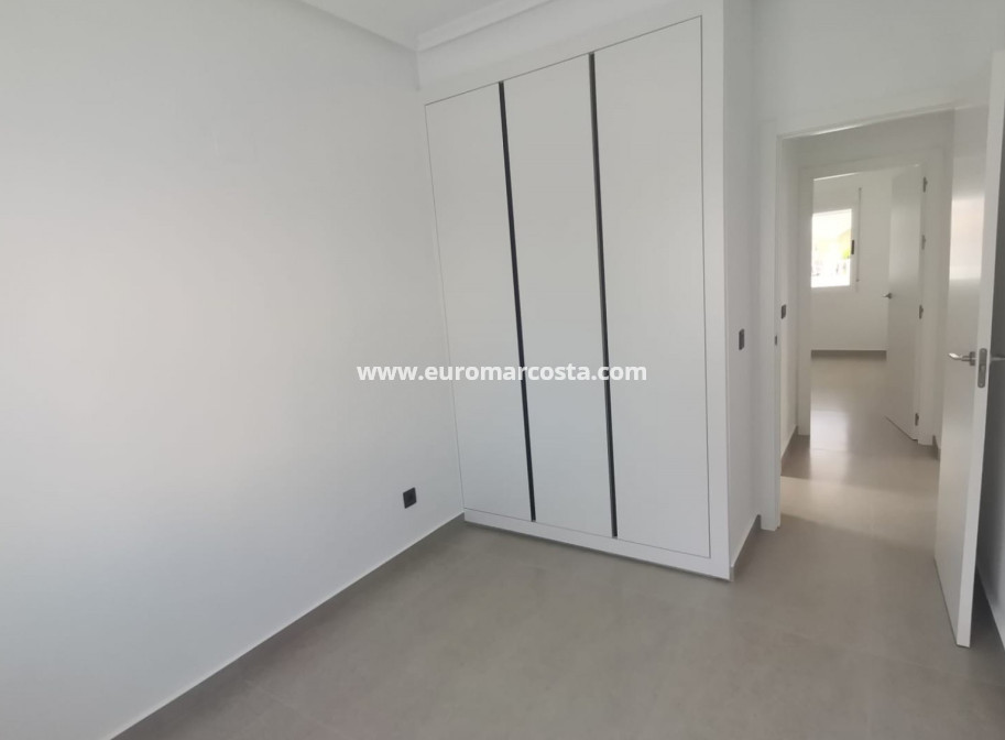 Venta - Villa Detached - Algorfa