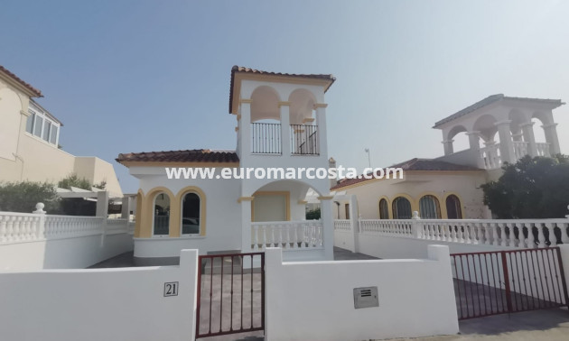 Venta - Villa Detached - Algorfa