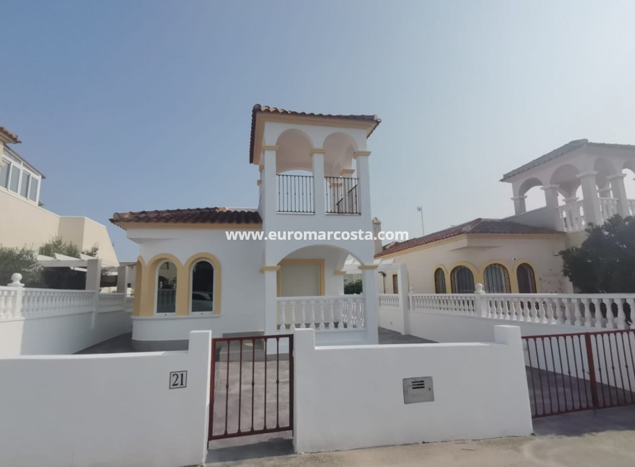Venta - Villa Detached - Algorfa
