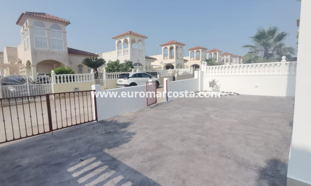 Venta - Villa Detached - Algorfa