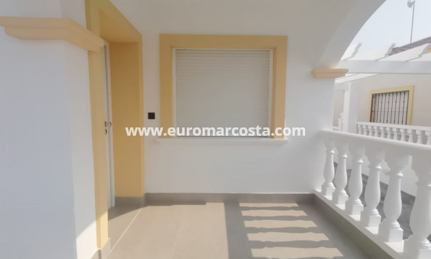 Venta - Villa Detached - Algorfa