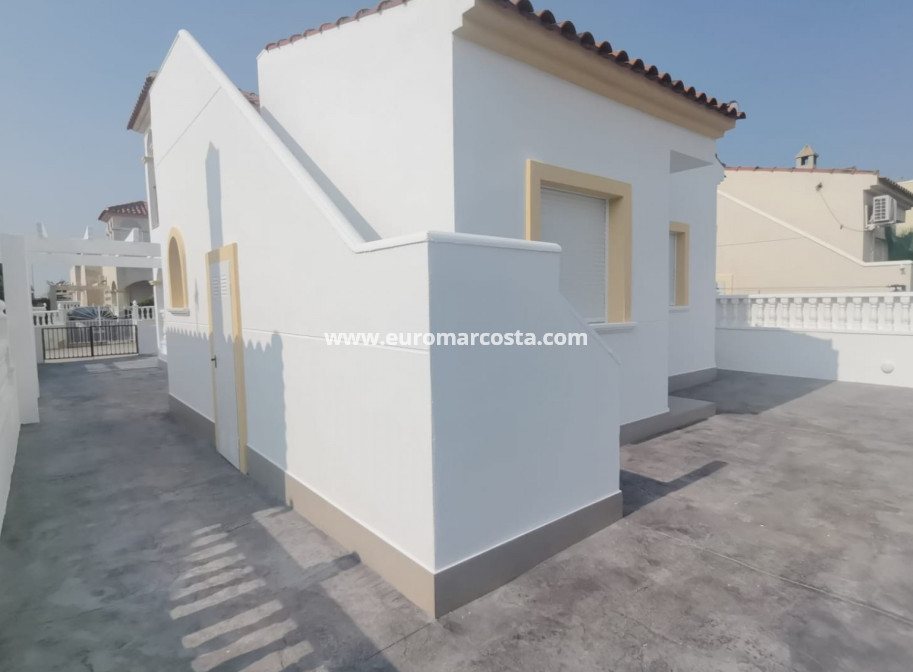 Venta - Villa Detached - Algorfa
