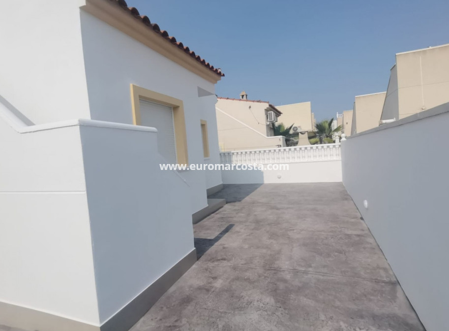 Venta - Villa Detached - Algorfa