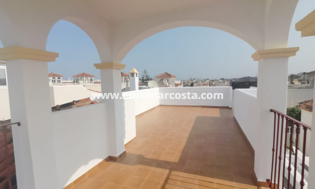 Venta - Villa Detached - Algorfa