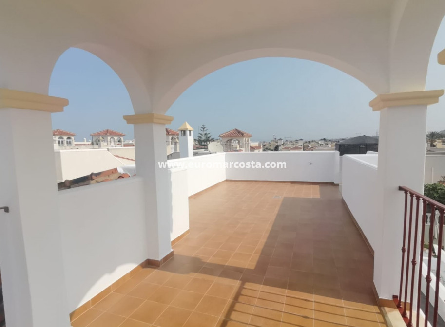 Venta - Villa Detached - Algorfa