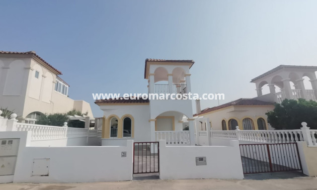 Venta - Villa Detached - Algorfa