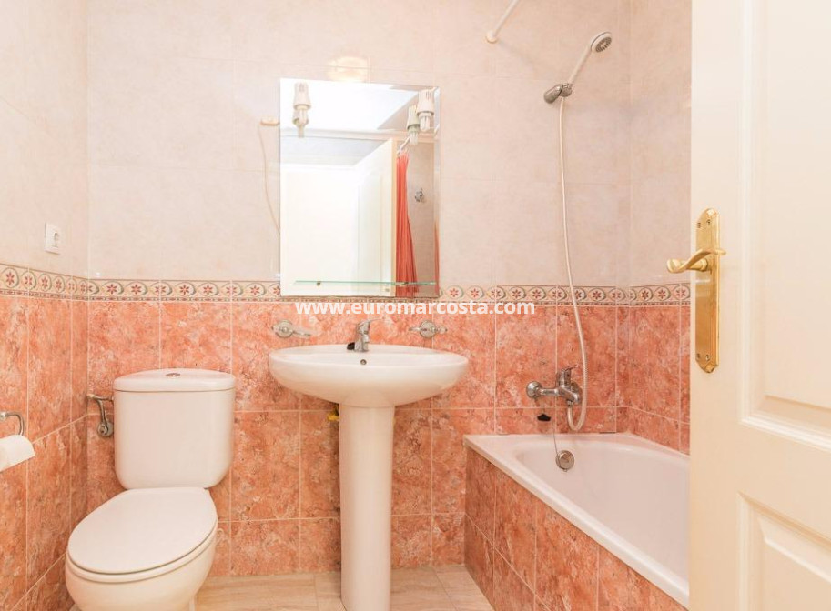 Sale - Apartment / flat - Torrevieja - TORREVIEJA