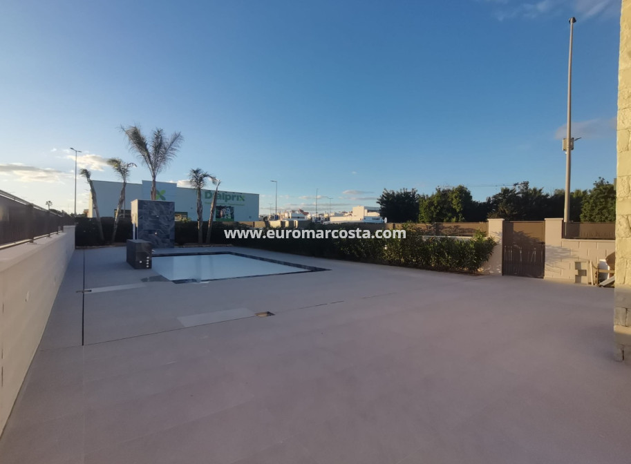 New Build - Villa - Los Montesinos