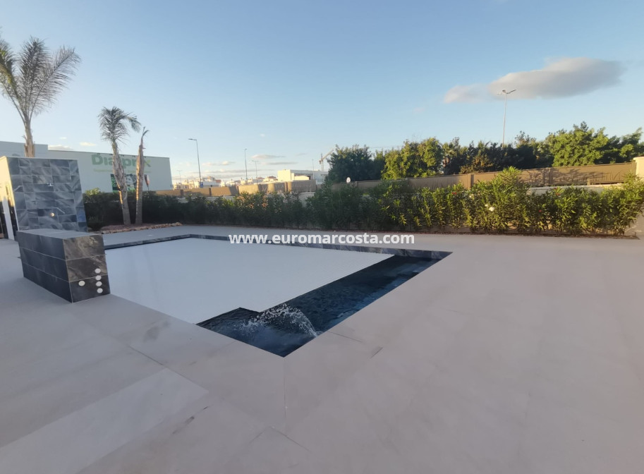 New Build - Villa - Los Montesinos