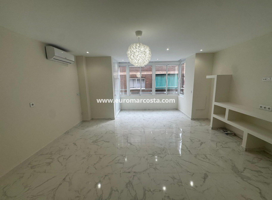 Sale - Apartment / flat - Torrevieja - Muelle Pesquero