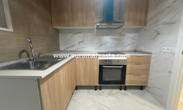 Sale - Apartment / flat - Torrevieja - Muelle Pesquero