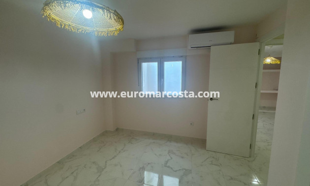 Sale - Apartment / flat - Torrevieja - Muelle Pesquero
