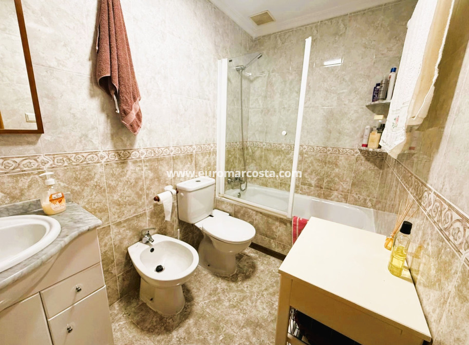 Objekte zum Wiederverkauf - Wohnung - Guardamar del Segura - Puerto Deportivo