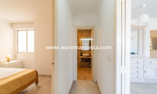 Sale - Apartment / flat - Torrevieja - TORREVIEJA