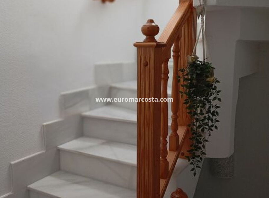 Sale - Townhouse - Daya Vieja