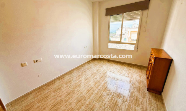 Sale - Apartment / flat - Guardamar del Segura