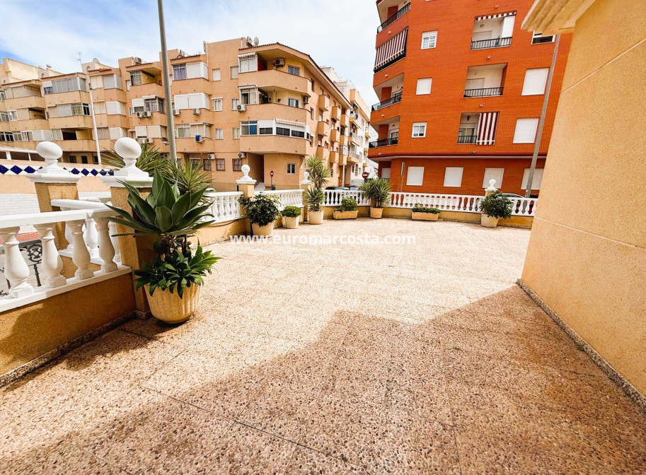 Sale - Apartment / flat - Guardamar del Segura