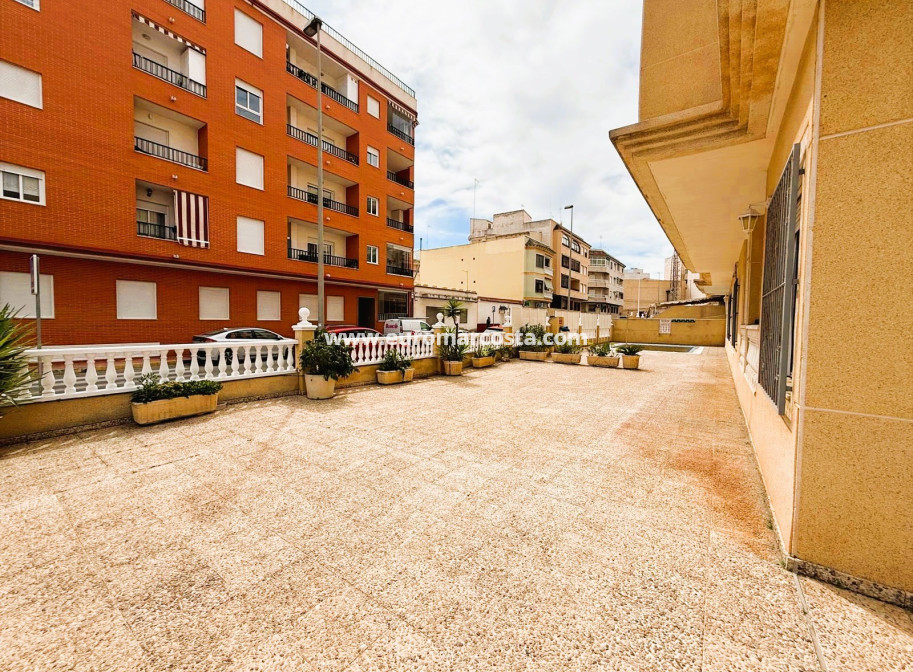 Sale - Apartment / flat - Guardamar del Segura
