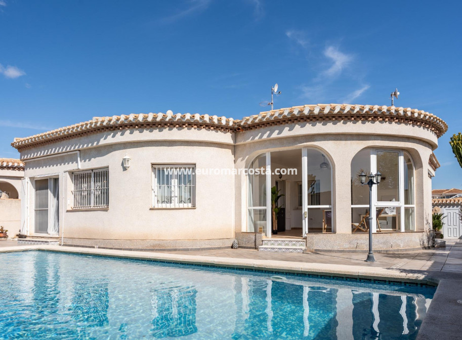 Sale - Villa - Orihuela Costa