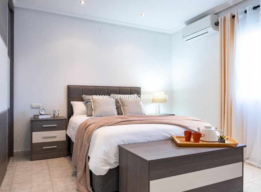 Sale - Villa - Orihuela Costa