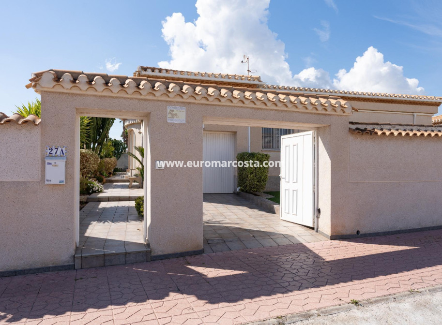 Sale - Villa - Orihuela Costa