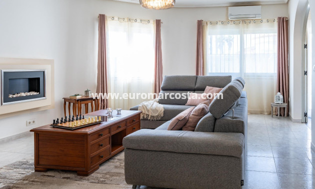 Sale - Villa - Orihuela Costa