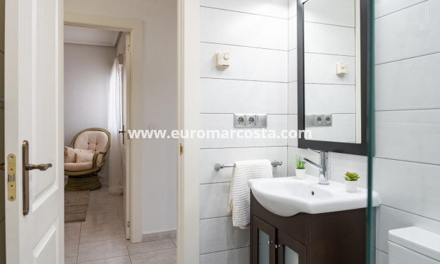 Sale - Villa - Orihuela Costa