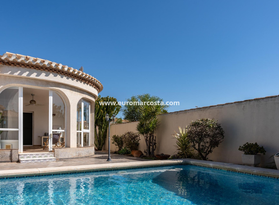 Sale - Villa - Orihuela Costa