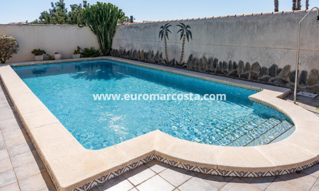 Sale - Villa - Orihuela Costa