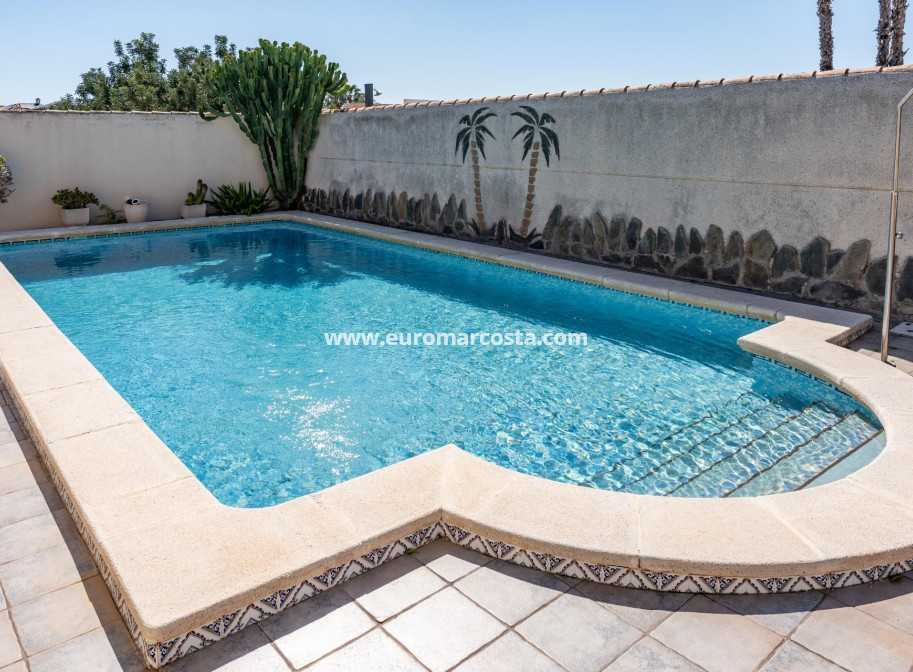 Sale - Villa - Orihuela Costa