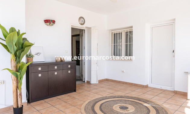 Sale - Villa - Orihuela Costa