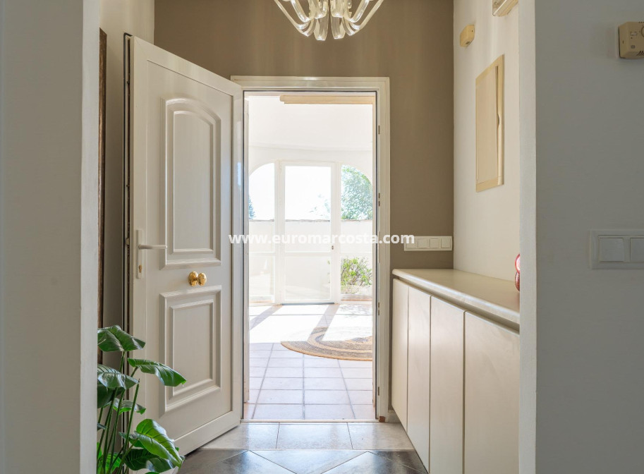 Sale - Villa - Orihuela Costa