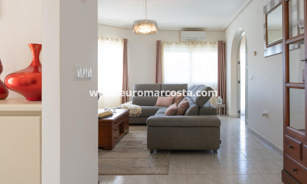 Sale - Villa - Orihuela Costa