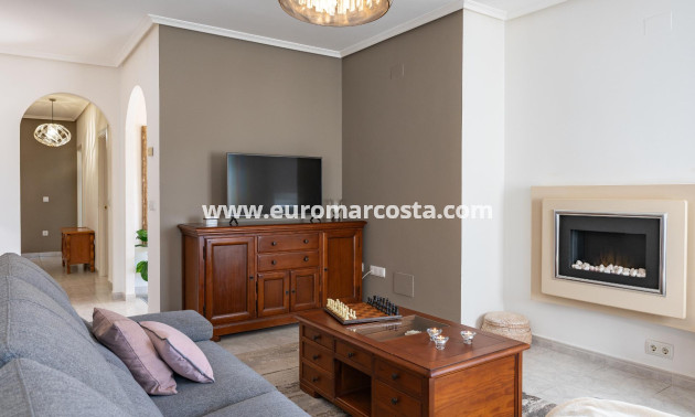 Sale - Villa - Orihuela Costa