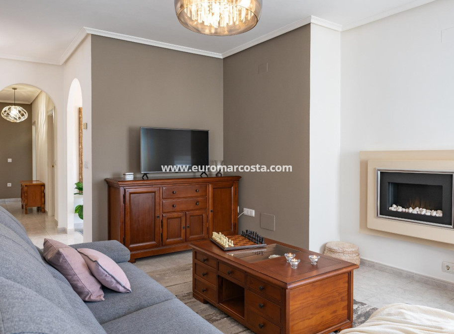 Sale - Villa - Orihuela Costa