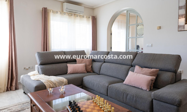 Sale - Villa - Orihuela Costa