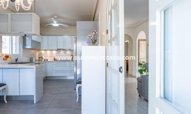 Sale - Villa - Orihuela Costa