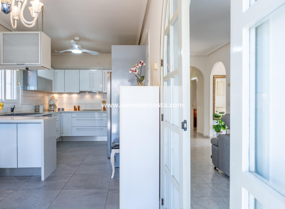 Sale - Villa - Orihuela Costa