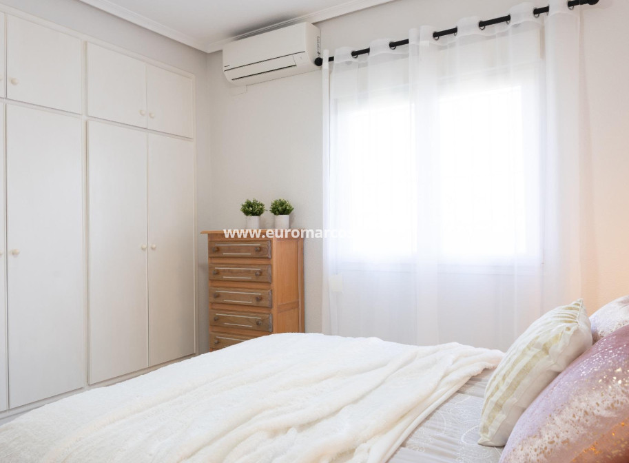 Sale - Villa - Orihuela Costa