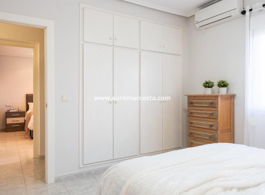 Sale - Villa - Orihuela Costa